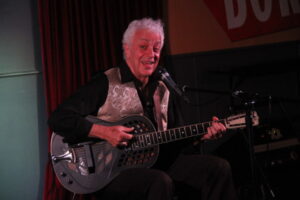 Doug MacLeod