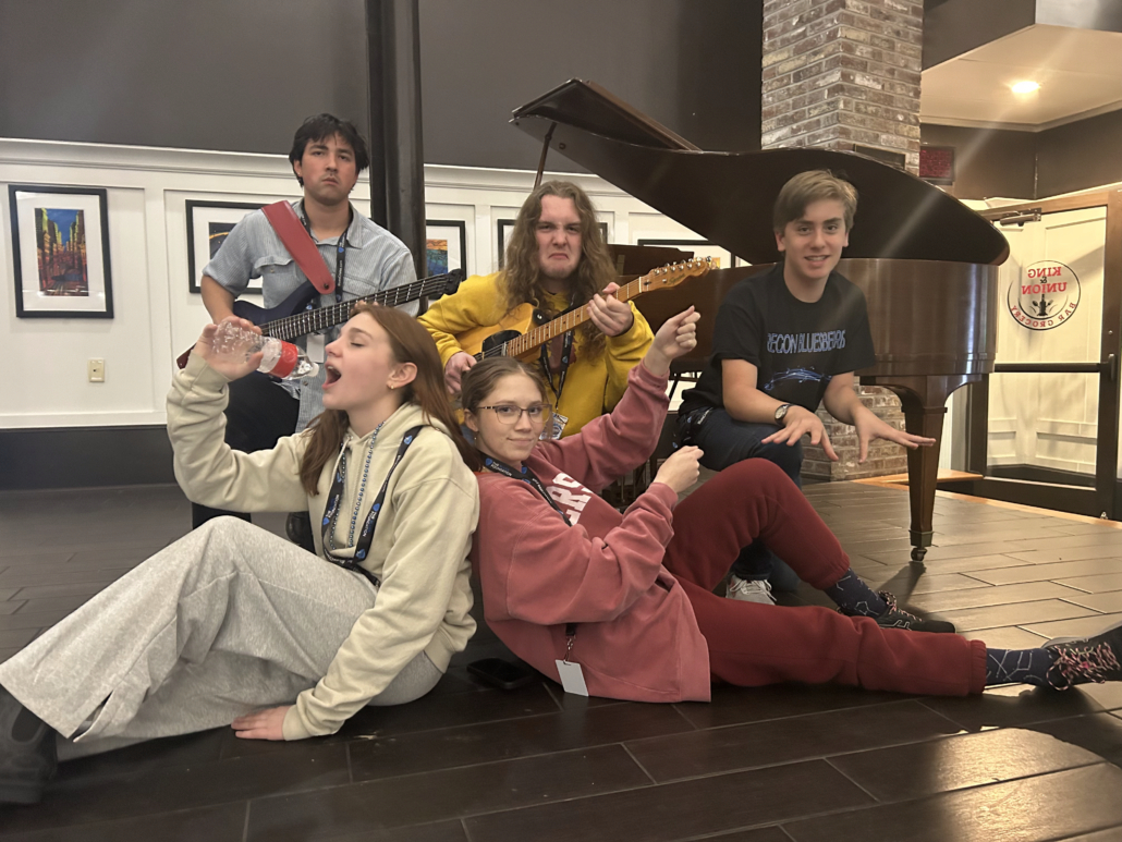 Image of Oregon Bluesberries and grand piano